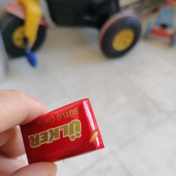 Ülker Napoliten Çikolata Kurtlanmış