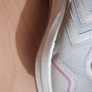 Hummel Ayakkabı Kısa Sürede Yanlarının Açılması