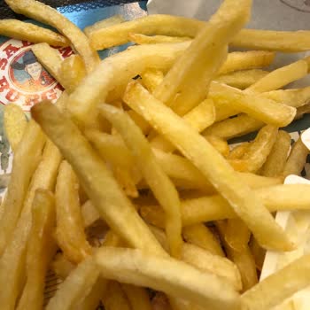 Saloon Burger Bayat Ürünler Her Şey Çok Kötü