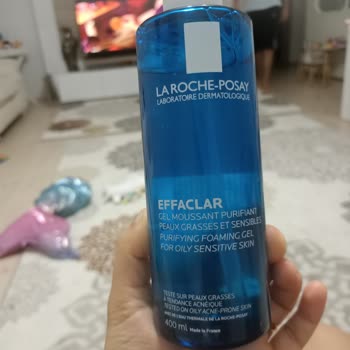 La Roche Posay Akne Eğilimli Yüz Yıkama Jeli Kullanımı Sonucu Oluşan Sivilce Problemi