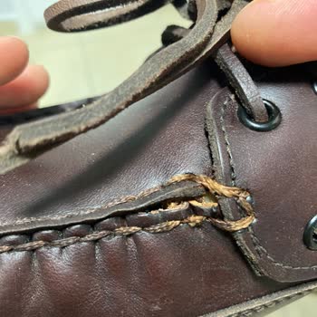 Dexter Ayakkabı İpleri Çıkmış Yatak Mal