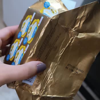 A101 Yeni Açılmasına Rağmen Üstünde Siyahlıklar Olan Milkten Tereyağı