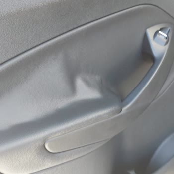 Ford Kuga ST-Line Aracımın Kolçak Derileri Kabarıyor