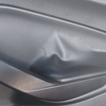 Ford Kuga ST-Line Aracımın Kolçak Derileri Kabarıyor