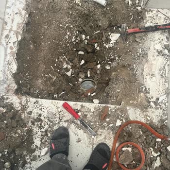 Aksigorta Tuvalet Sızıntısı Alt Katta