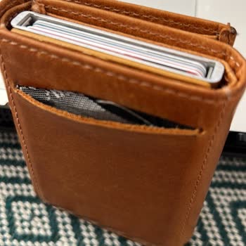 Garbalia Deri Cüzdan Astardan Koptu