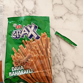 Eti Crax Çubuk Kraker Paketinden Ambalaj Parçası Çıktı