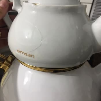 Emsan Isıdan Kaynaklı Çatlayan Porselen Demlik