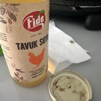 Fide Konserve Tavuk Suyunda Siyahlıklar