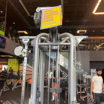 Akbatı Macfit Uzun Süredir Lat Pulldown Makinesi Çalışmıyor