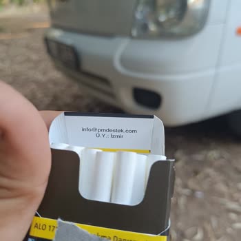 Philip Morris Sigarının İçinden Odun Parçaları Çıkıyor
