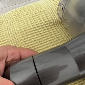 Dyson V8 Süpürge Borusu Çok Sallanıyor