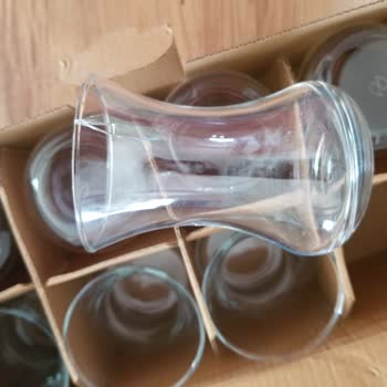 Bernardo Kırık Gelen Bardak Ve Tabaklar