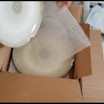 Bernardo Kırık Gelen Bardak Ve Tabaklar