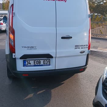 Selçuk Ecza Deposu Dağıtım Aracının Hatalı Park Etmesi Sorunu