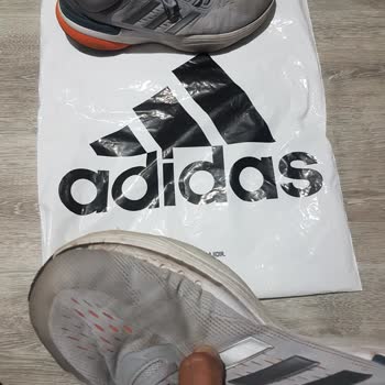 Adidas Spor Ayakkabı Tabanı Açıldı