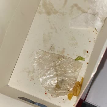 KFC Dürümün İçinden Poşet Parçası Çıktı