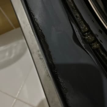 Arçelik Marka Makinemin Lastik Kararması Garanti Kapsamında Değilmiş