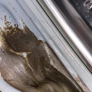 Arçelik Marka Makinemin Lastik Kararması Garanti Kapsamında Değilmiş