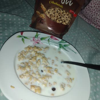 BİM Son Tüketim Tarihine Yaklaşık 1 Yıl Olmasına Rağmen Gevreğin İçinden Ölmüş Böcek Çıktı