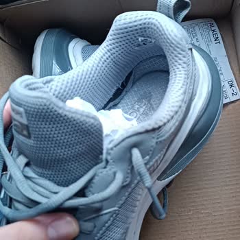 Skechers İlk Ve Son.