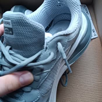 Skechers İlk Ve Son.