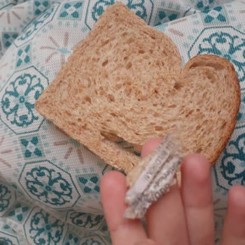 Ekmekcik Marka Dilim Ekmeğin İçinden Kağıt Çıktı