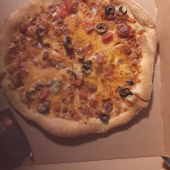 Pizza Hut Eksik Ve Şekilsiz Pizza