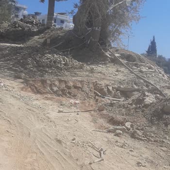 Kuşadası Belediyesi Yol Yapmıyor, Yapamıyor