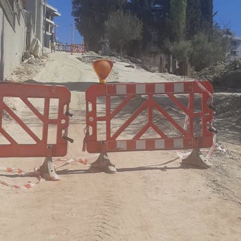Kuşadası Belediyesi Yol Yapmıyor, Yapamıyor