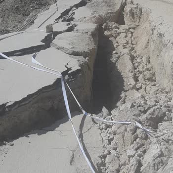 Kuşadası Belediyesi Yol Yapmıyor, Yapamıyor