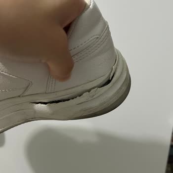 Pull & Bear Yırtılan Ayakkabı