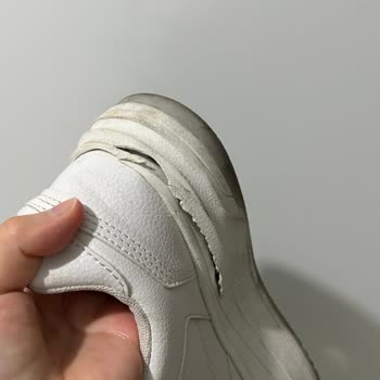 Pull & Bear Yırtılan Ayakkabı