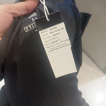 Kaptan Spor Adidas Mağazasında Fiyat Etiketi Sorunu