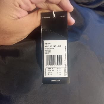 Dünya Devi Adidas Bu Kadarına Da Pes