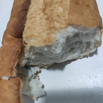 A101 De Satılan Ekmeğin İçinden Çıkan Nesne