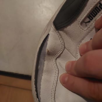 Puma Ayakkabı Her Yerinden Yırtıldı