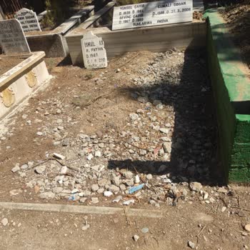 Adana Büyük Şehir Belediyesi Asrı Mezarlığı Harabe...