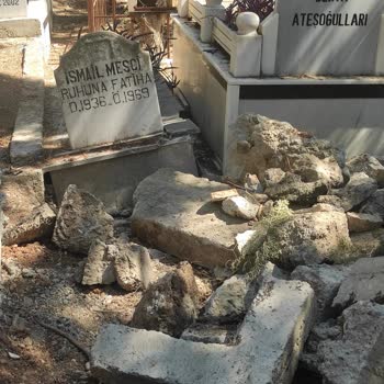 Adana Büyük Şehir Belediyesi Asrı Mezarlığı Harabe...