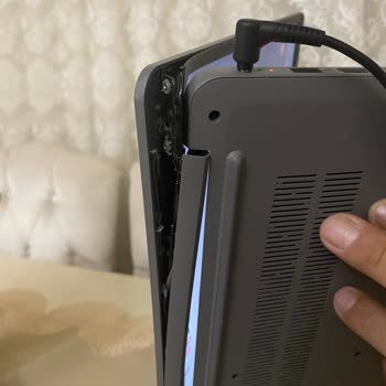 Lenovo Laptop Menteşe Sorunu