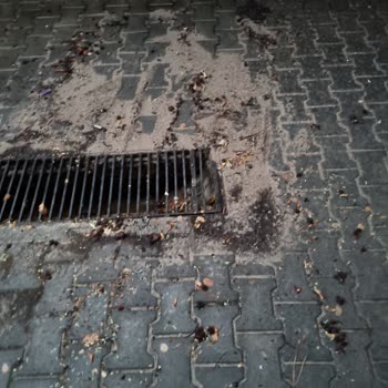 Altındağ Belediyesi Çatı Yağmur Sularının Mevcut Kuyuya Bağlanmayıp Bahçeye Verilmesi