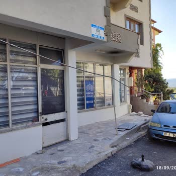 Türk Telekom Telefon Kablosu Sokağa Düşmüş
