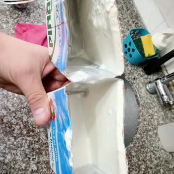 Şok Market'ten Bozuk Pınar Süt Almışım