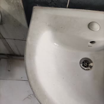 Şehitlik İlkokulu (Şanlıurfa) Okul Tuvaletleri Ve Lavaboları Pislik İçinde