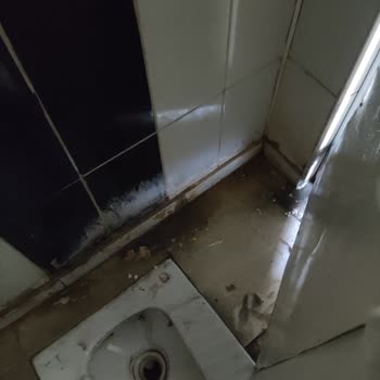 Şehitlik İlkokulu (Şanlıurfa) Okul Tuvaletleri Ve Lavaboları Pislik İçinde