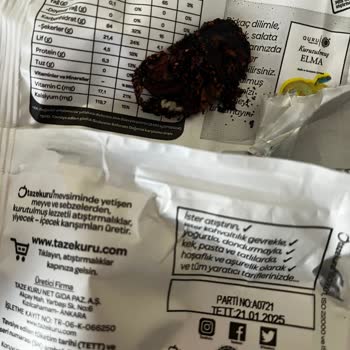 Taze Kuru Marka Kuru Çilekteki Böcek Ve Küf