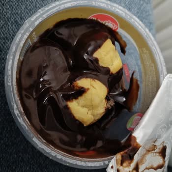 Eker Profiterolden Kıl Çıkması