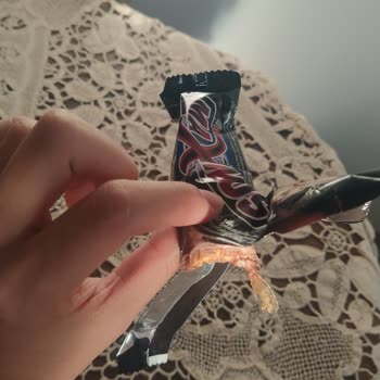 Eti Gıda Çikolatanın İçinden Poşet Parçası Çıktı