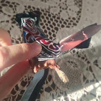 Eti Gıda Çikolatanın İçinden Poşet Parçası Çıktı