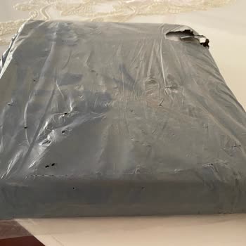 Aras Kargo Fırlatılıp Teslim Edilen Kargo Paketi